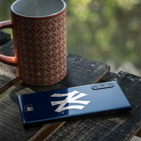 MLB New York Yankees - Solid Distressed Galaxy Note 10 Skin